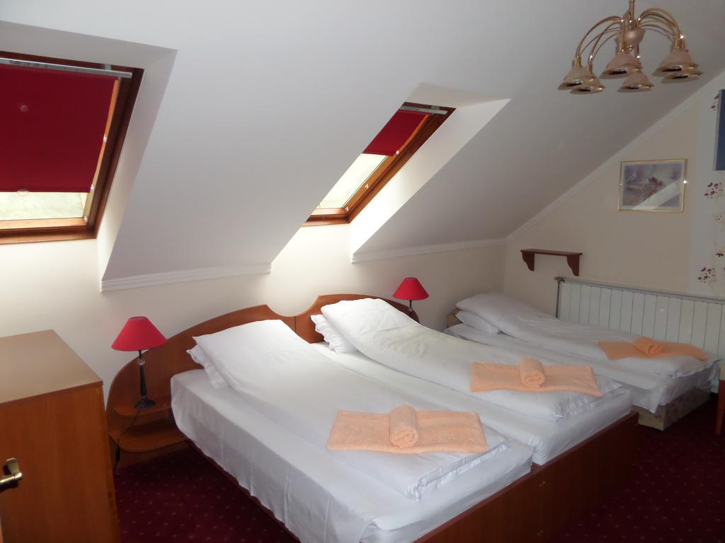 Hotel Platan Szallashely Sándorfalva Zimmer foto